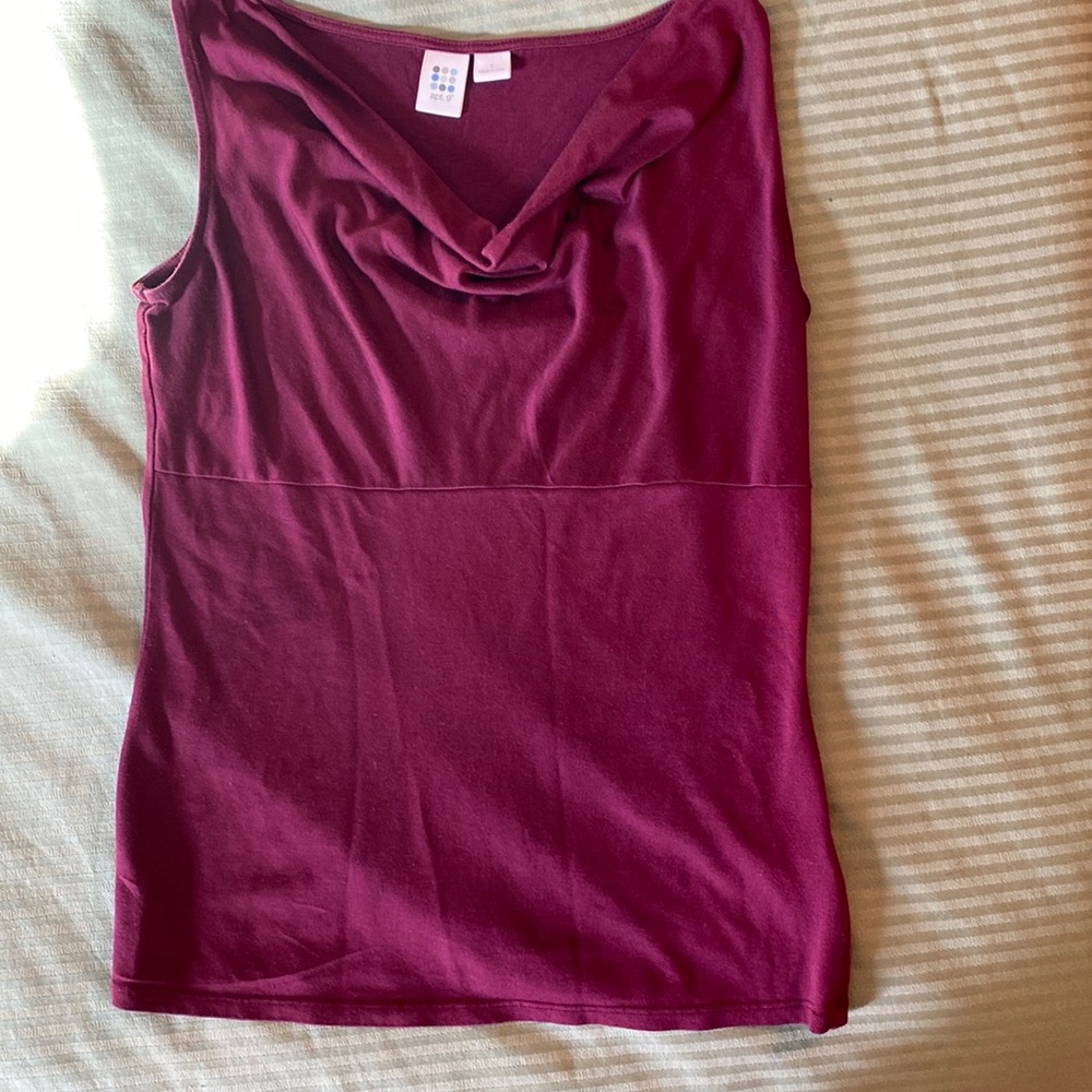 Apt 9 Silk/Cotton Sleeveless Scoop Neck Shirt.  Wine Colir
